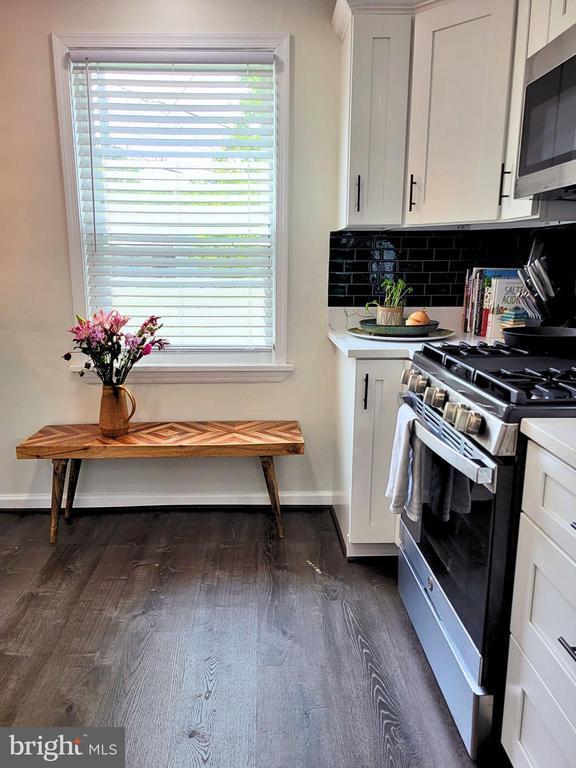 Building Photo - 200 Mohican Dr