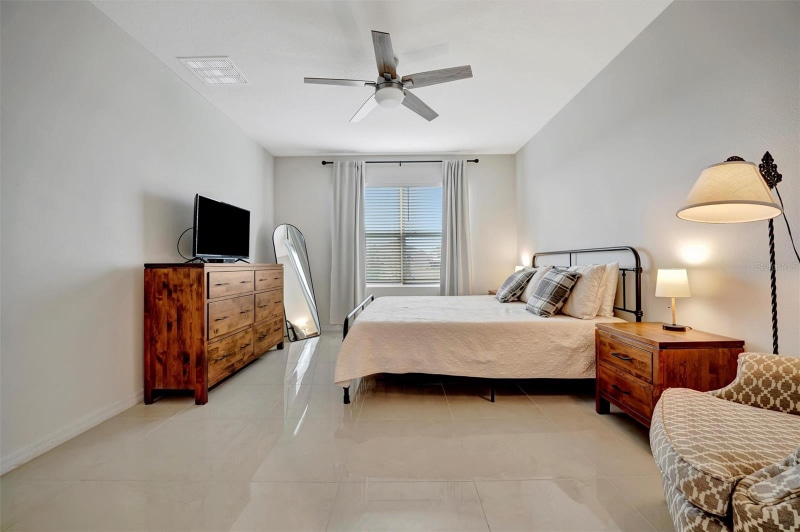 Building Photo - 16341 Little Garden Dr