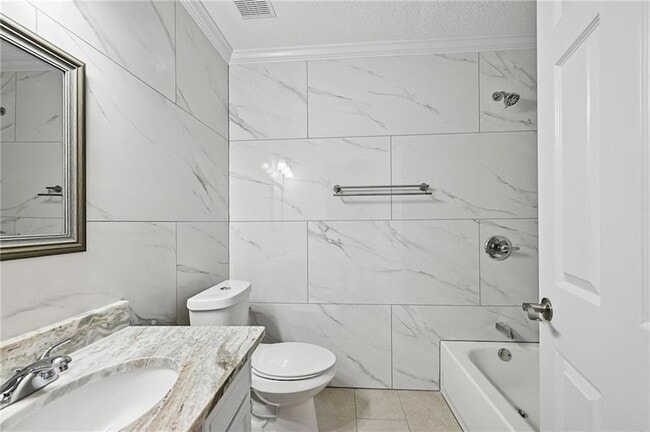 Building Photo - 2216 Teal St