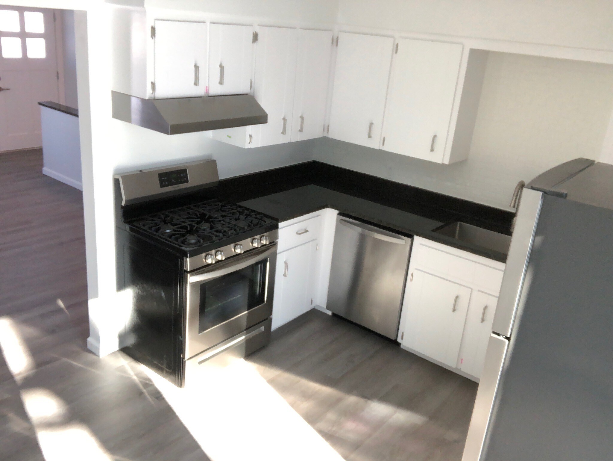 Kitchen - 806 Northlawn St NE