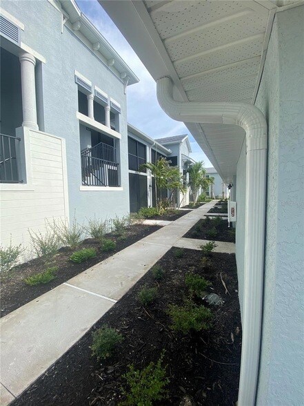 Building Photo - 14194 Heritage Landing Blvd