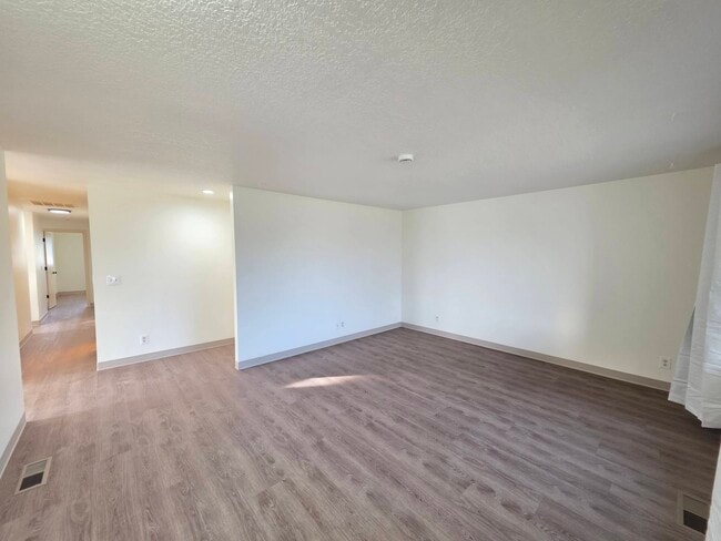 Building Photo - 1607 S Olson St