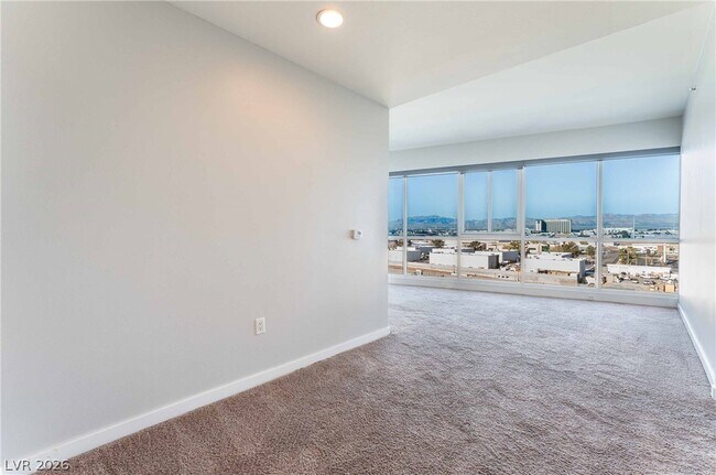 Building Photo - 4575 Dean Martin Dr