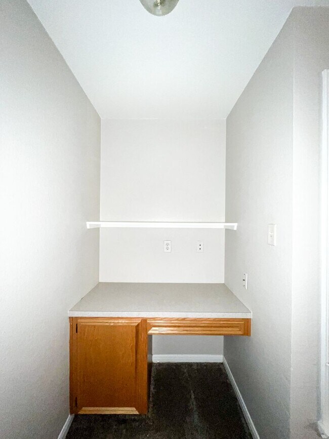 Building Photo - 1213 Cinch Dr