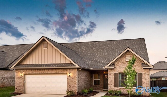 Primary Photo - 135 White Rock Dr