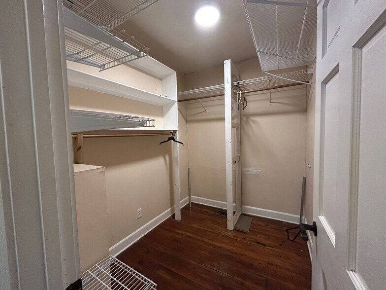 Building Photo - 13 Elizabeth St