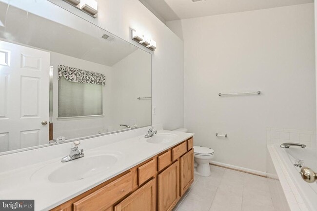 Building Photo - 8373 Millwood Dr