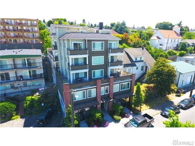 Building Photo - 3232 15th Ave W