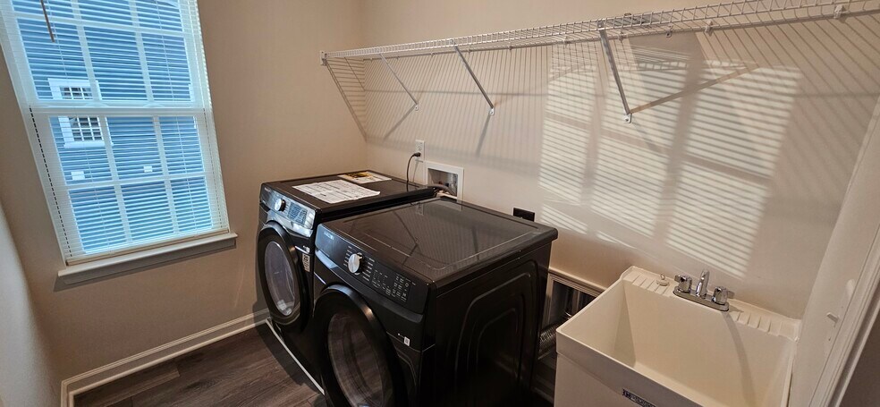 Building Photo - 504 Whitehall Cir