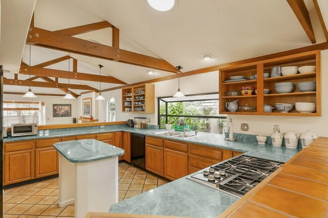 Building Photo - 6115 Manzanillo Dr