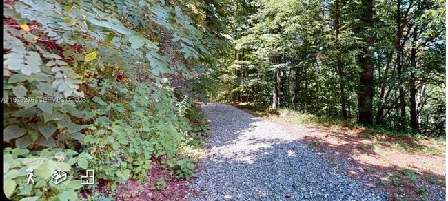 Building Photo - 320 Moss Hill Rd