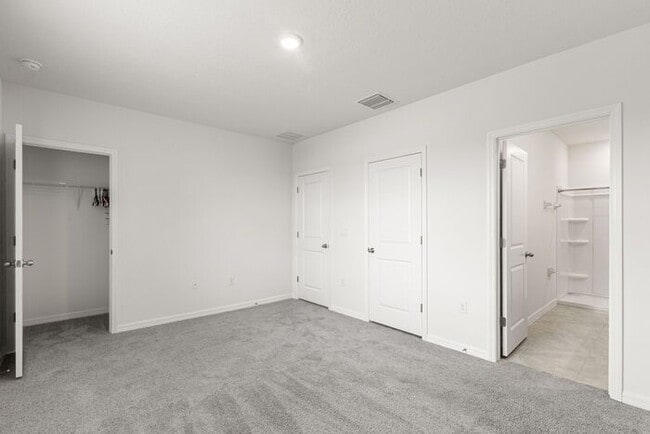 Building Photo - LIKE NEW Townhome For Rent in Mangrove Point!