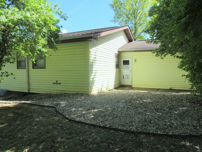 Building Photo - 4401 E Cambridge Ct