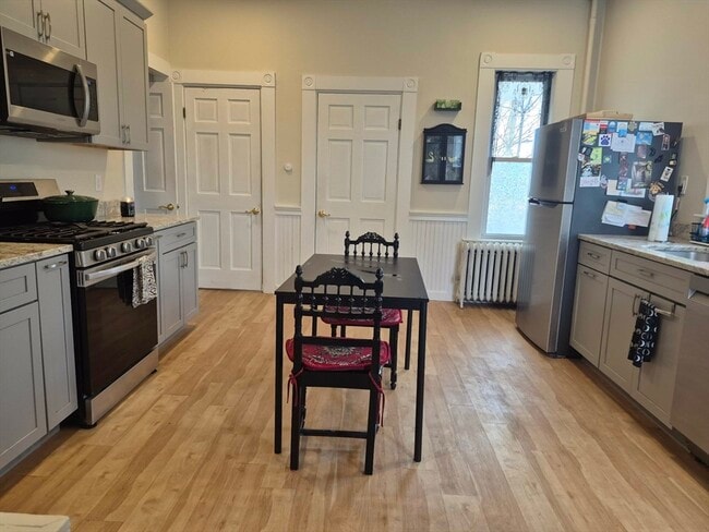 Building Photo - 445 Beech St