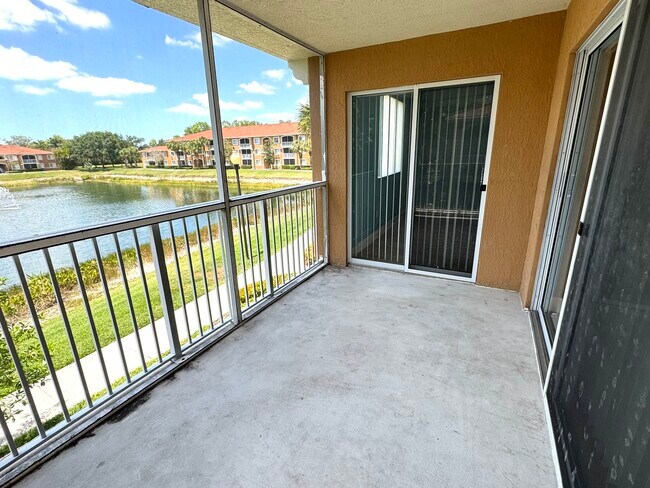 Building Photo - 1840 Florida Club Cir