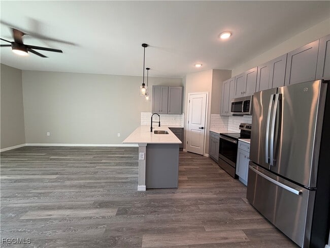 Building Photo - 5205-5207 30th St SW