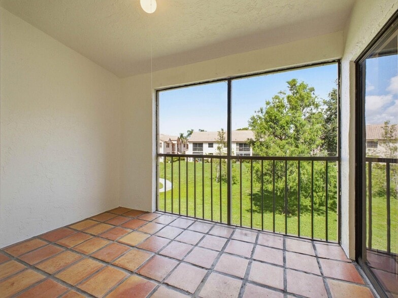 Building Photo - 321 Norwood Terrace