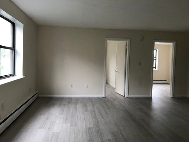 Building Photo - Berlin Line Apartments