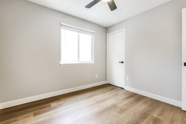 Building Photo - 17641 E Temple Dr