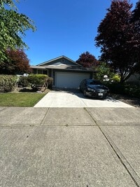 Building Photo - 3 BedRoom , 2 Bathroom , 2 Car Garage , AC