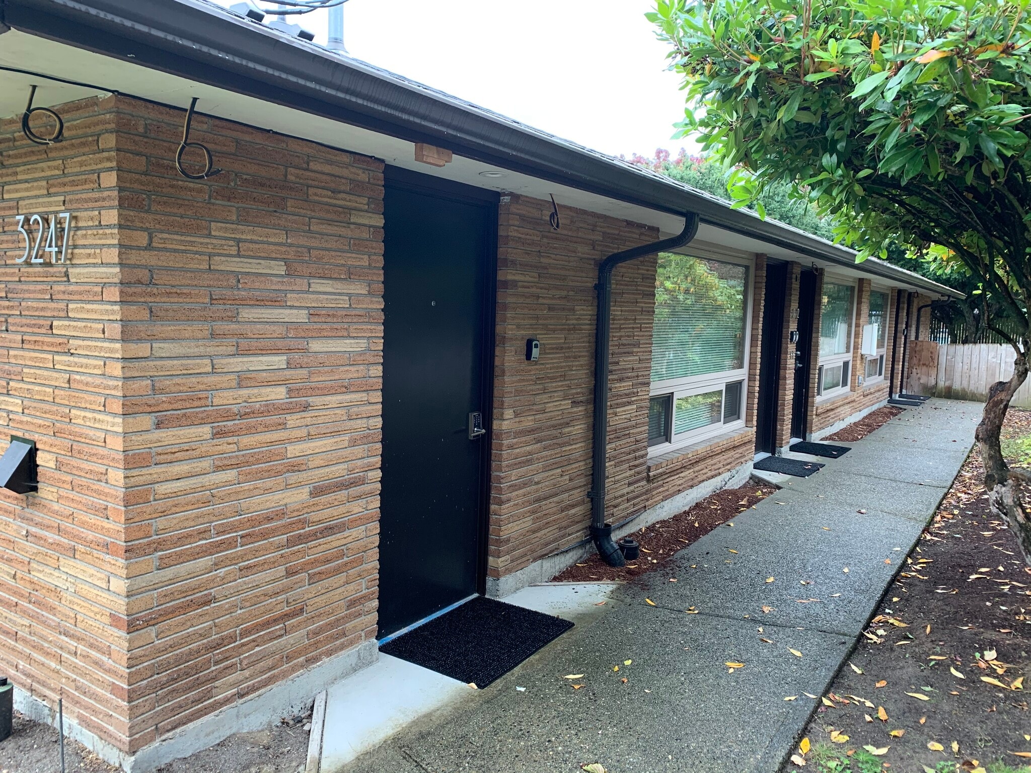 Building Photo - 3247 NE 87th St