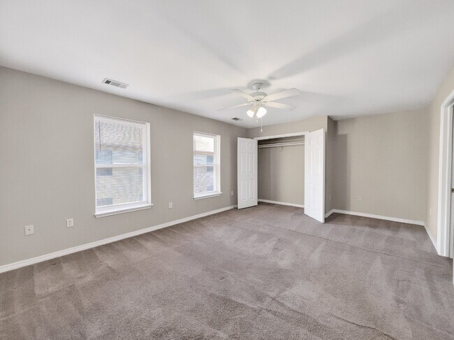 Building Photo - "Spacious 3-Bedroom Townhouse Oasis with 3.5 Baths in Fort Walton Beach – Your Perfect Retreat Aw...