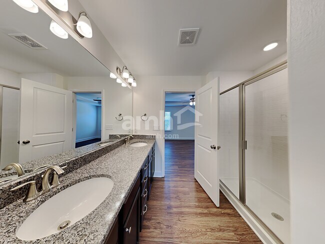 Building Photo - 5420 Lake Water Ct