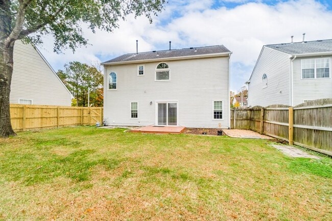 Building Photo - 3708 Gateway Pl