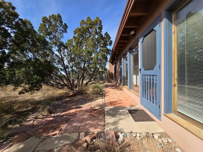 Building Photo - 22 Encantado Cir