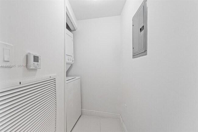 Building Photo - 6362 Collins Ave