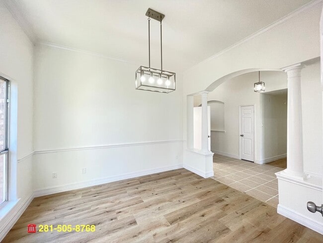 Building Photo - 7510 Golden Thistle Ln