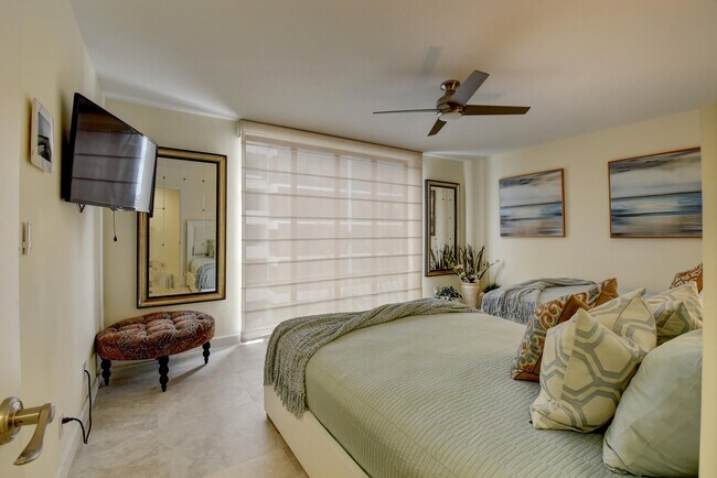 Building Photo - 2155 S Ocean Blvd