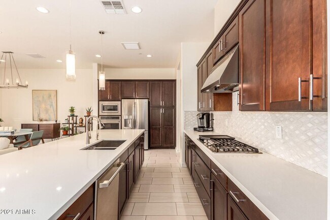 Building Photo - 7320 Vista Bonita Dr