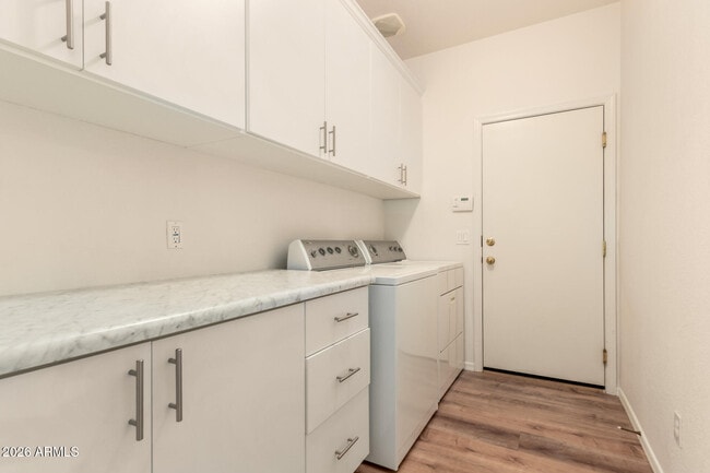 Building Photo - 18838 E Lark Dr