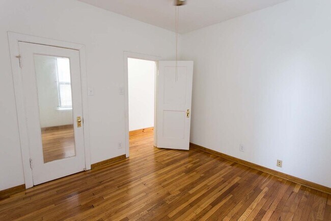 Floorplan - 1018 E. 54th Street