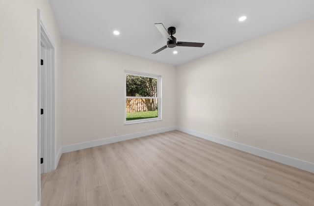Building Photo - 280 Sulky Way