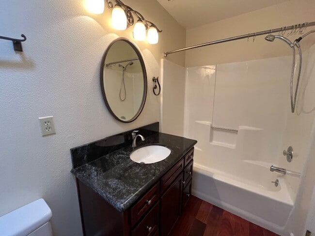 Building Photo - 856 Alyssum Ct