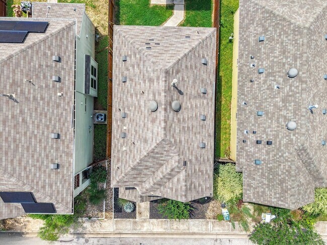 Building Photo - 4520 Graceful Ln