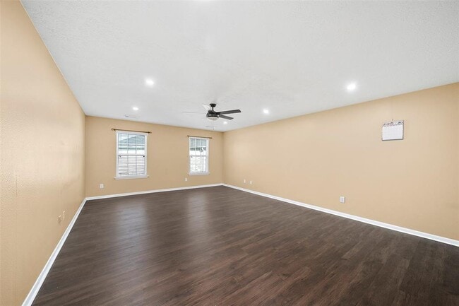 Building Photo - 8301 Seagull Ln