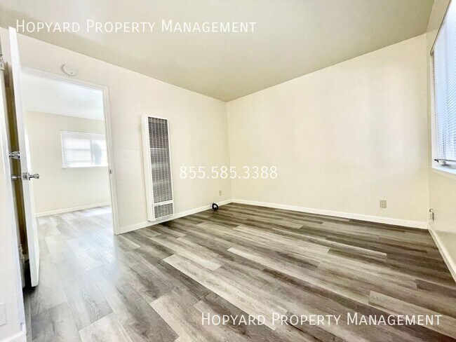 Building Photo - 2146 Sacramento St