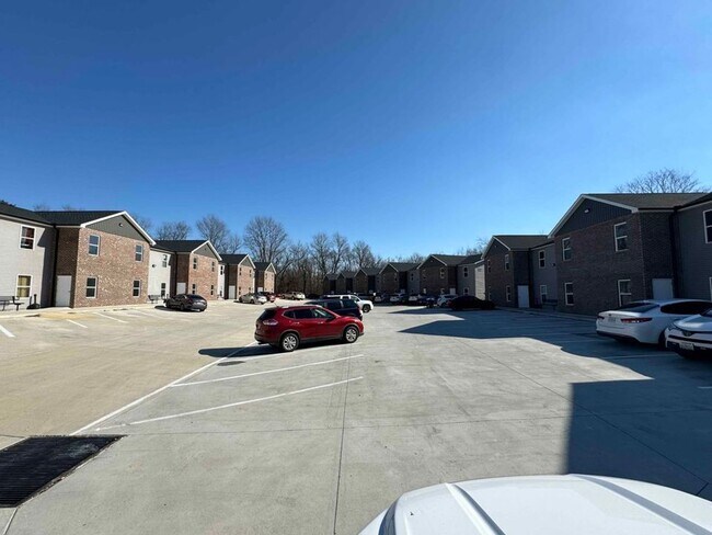 Building Photo - 2 bed 1 bath apartment in Jackson, MO