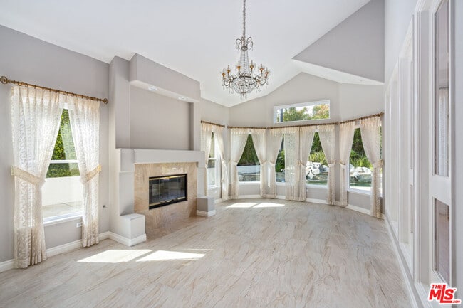 Building Photo - 5683 Hazelcrest Cir