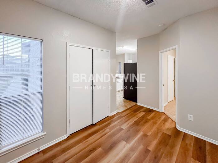 Building Photo - 910 Gable Ave