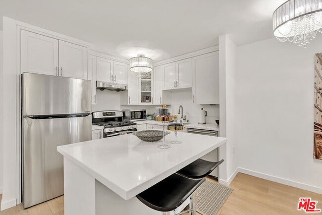 Building Photo - 9950 Durant Dr