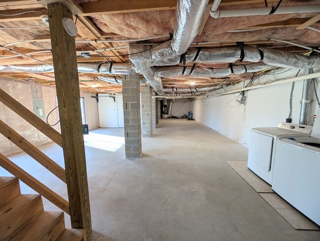 Building Photo - 5281 Barham Rd