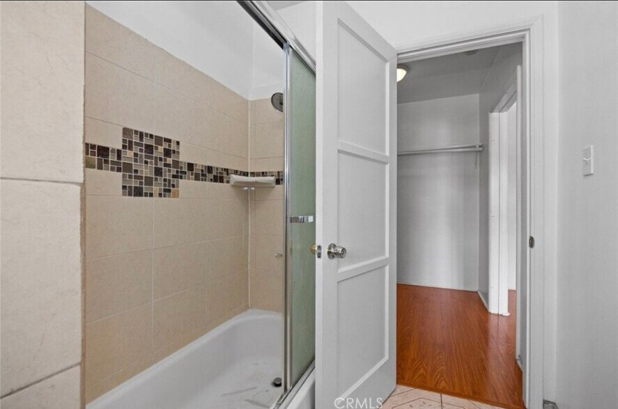 Building Photo - 337 Lime Ave
