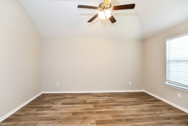 Building Photo - 4713 Joshua Dr