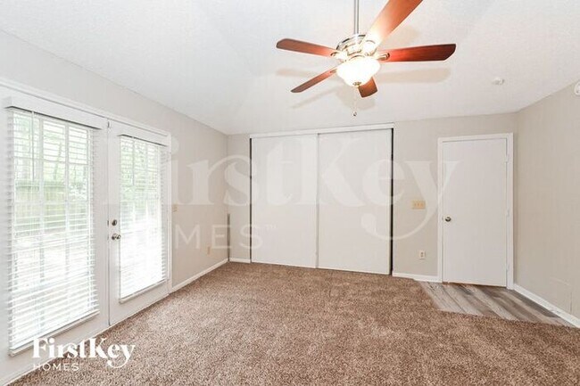 Building Photo - 50 Rockridge Dr