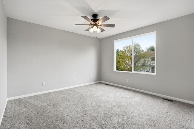 Building Photo - Welcome to this well-maintained 4-bedroom home in the heart of Thornton!