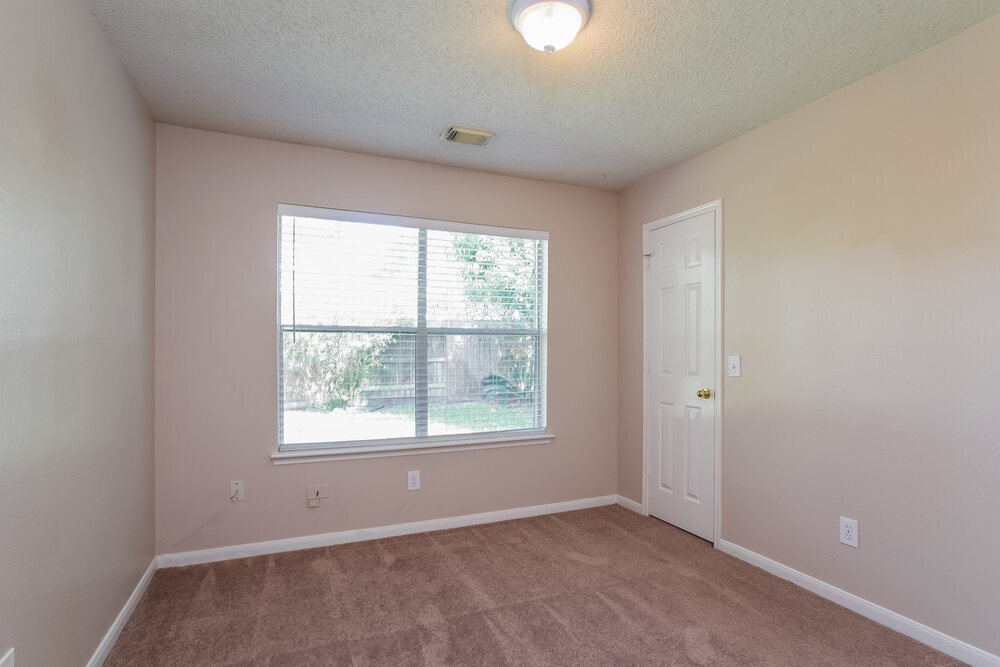 Building Photo - 7131 Maple Walk Dr